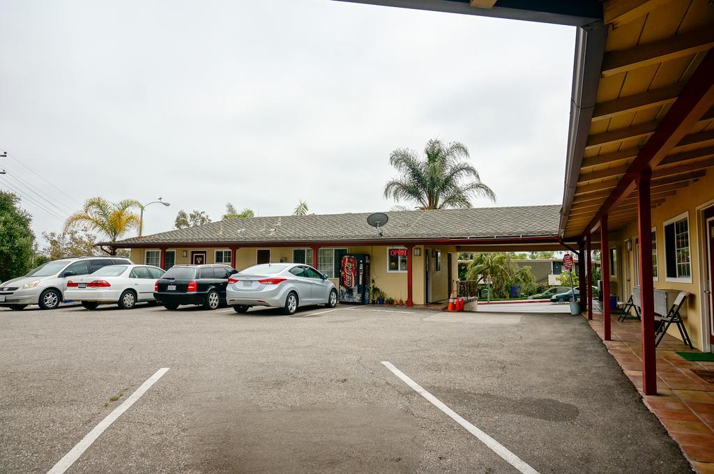 Town And Country Motel 2*