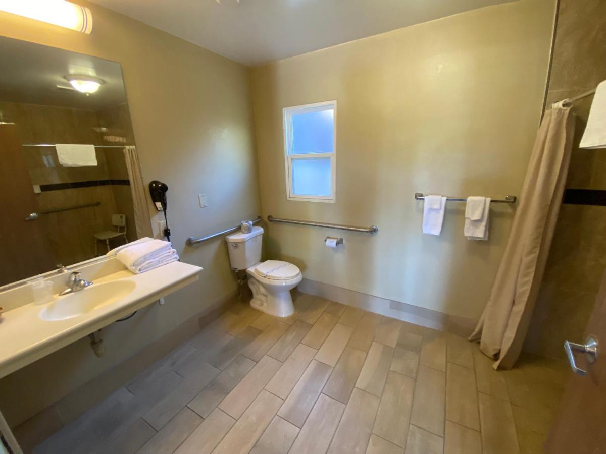 Motel Town And Country 2*