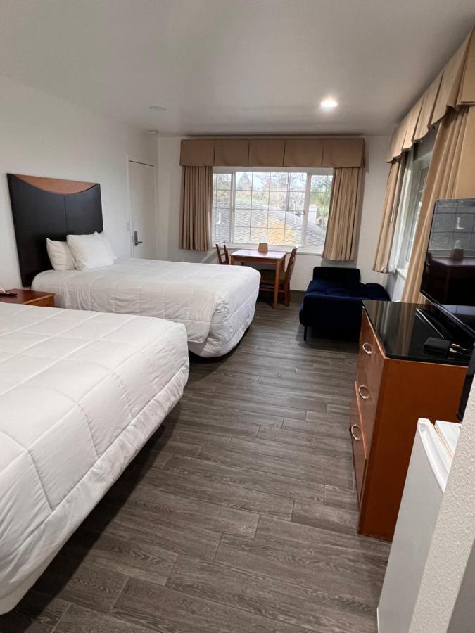 Town And Country Motel 2*