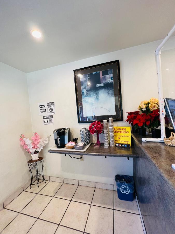 Town And Country Motel 2*